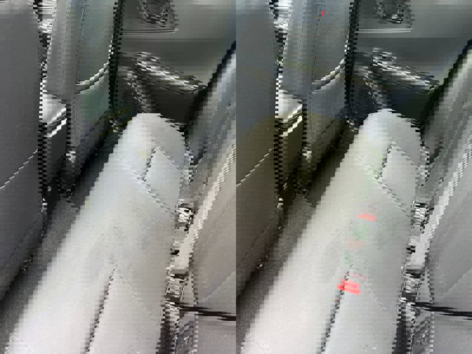 Used 2024 Toyota Prius LE image 4