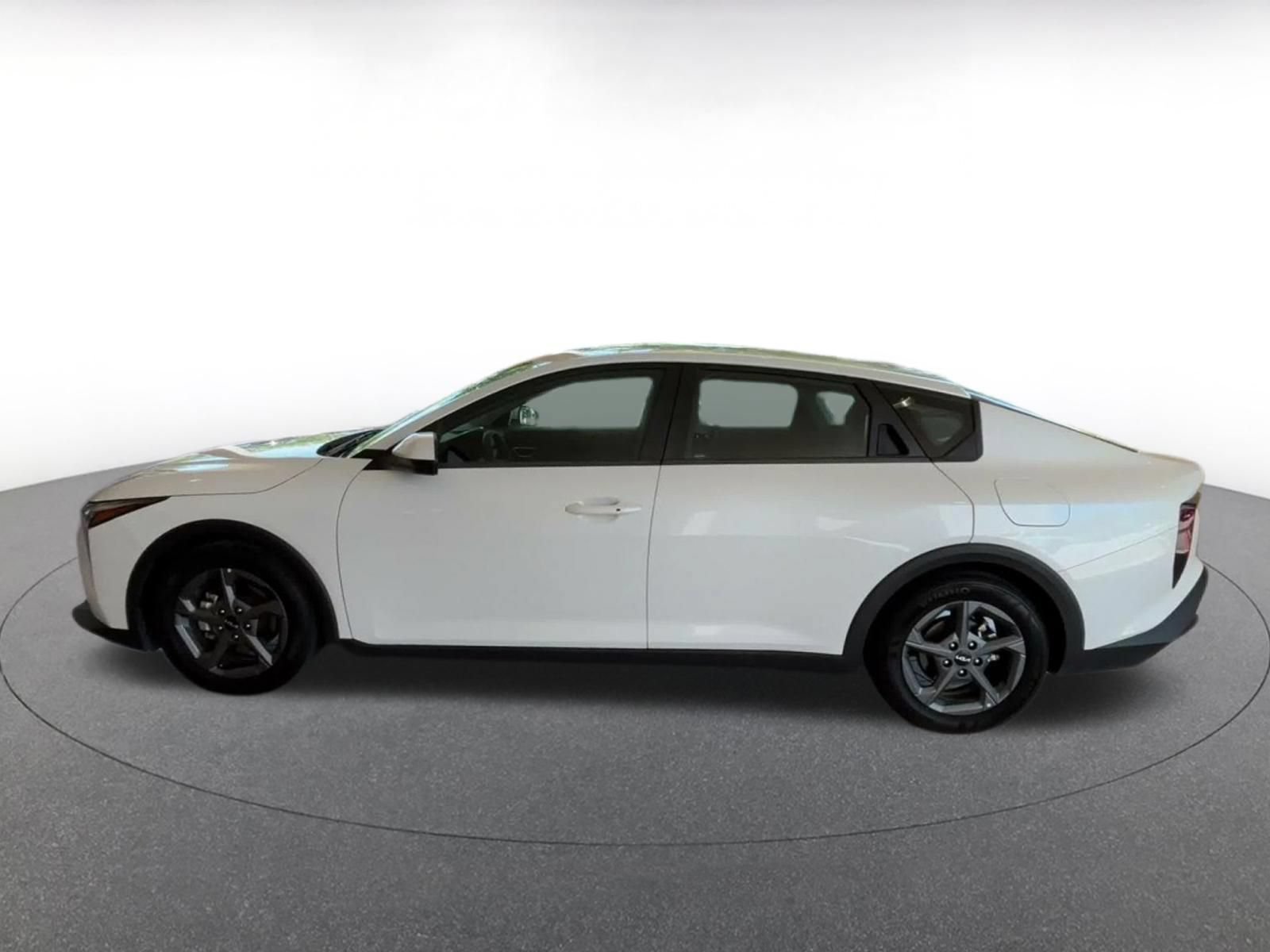 Used 2025 Kia K4 FWD image 7