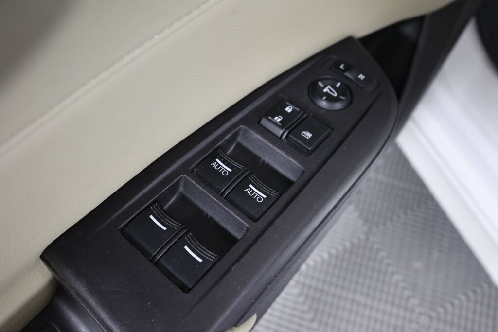 Used 2018 Acura ILX w/ Special Edition Package FWD image 30
