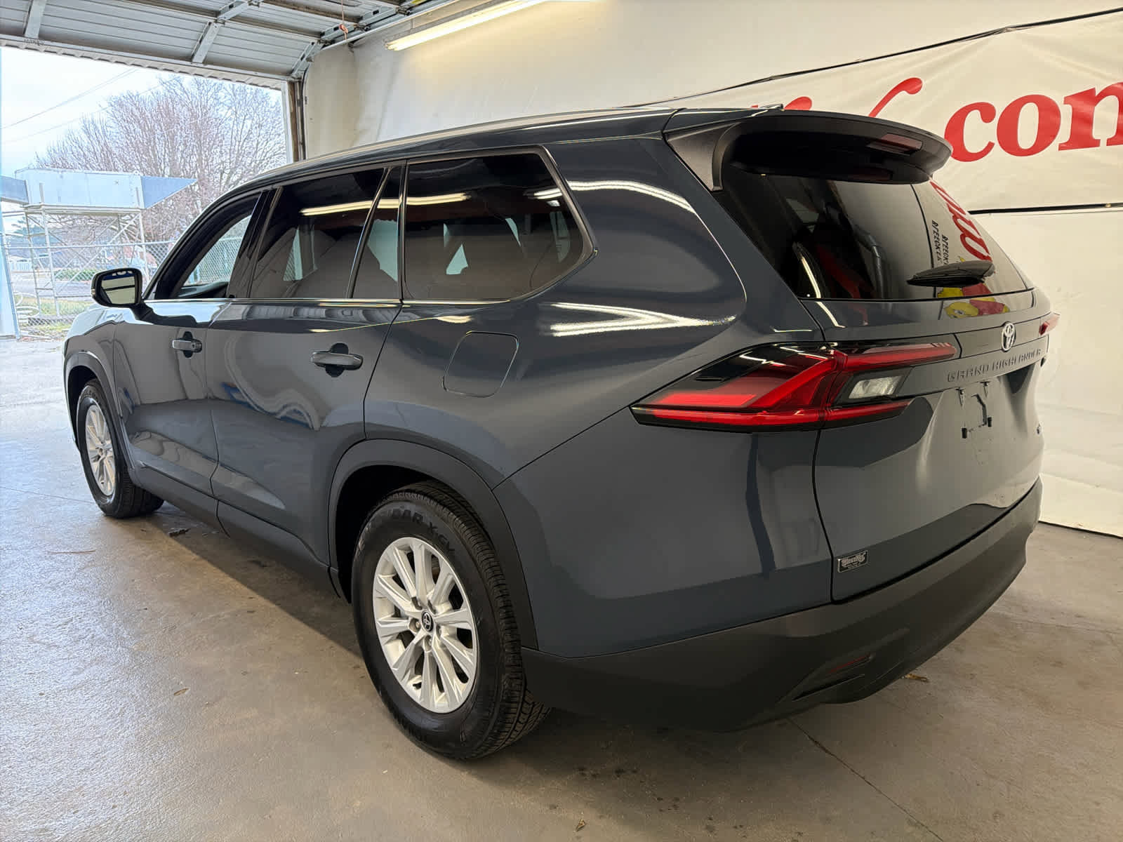 Used 2025 Toyota Grand Highlander FWD image 9