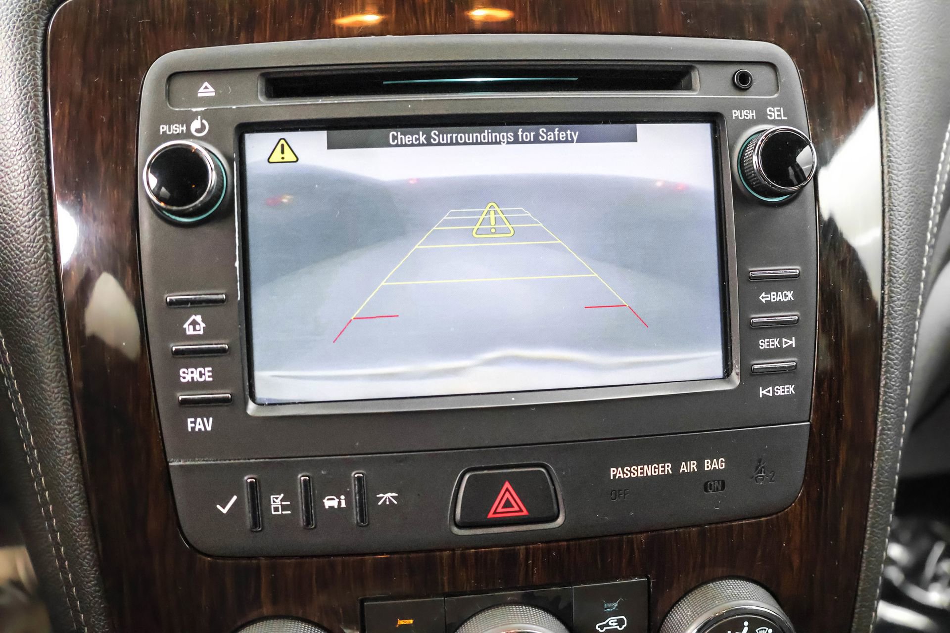 Used 2015 Chevrolet Traverse LT image 9