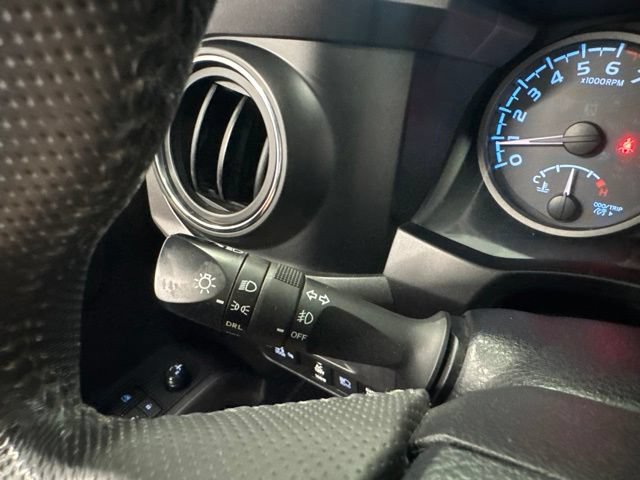 Used 2019 Toyota Tacoma TRD Off-Road w/ Technology Package AWD/4WD image 36