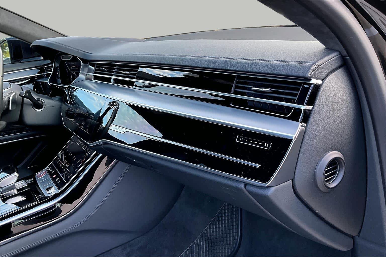 Used 2020 Audi S8 L AWD/4WD image 18