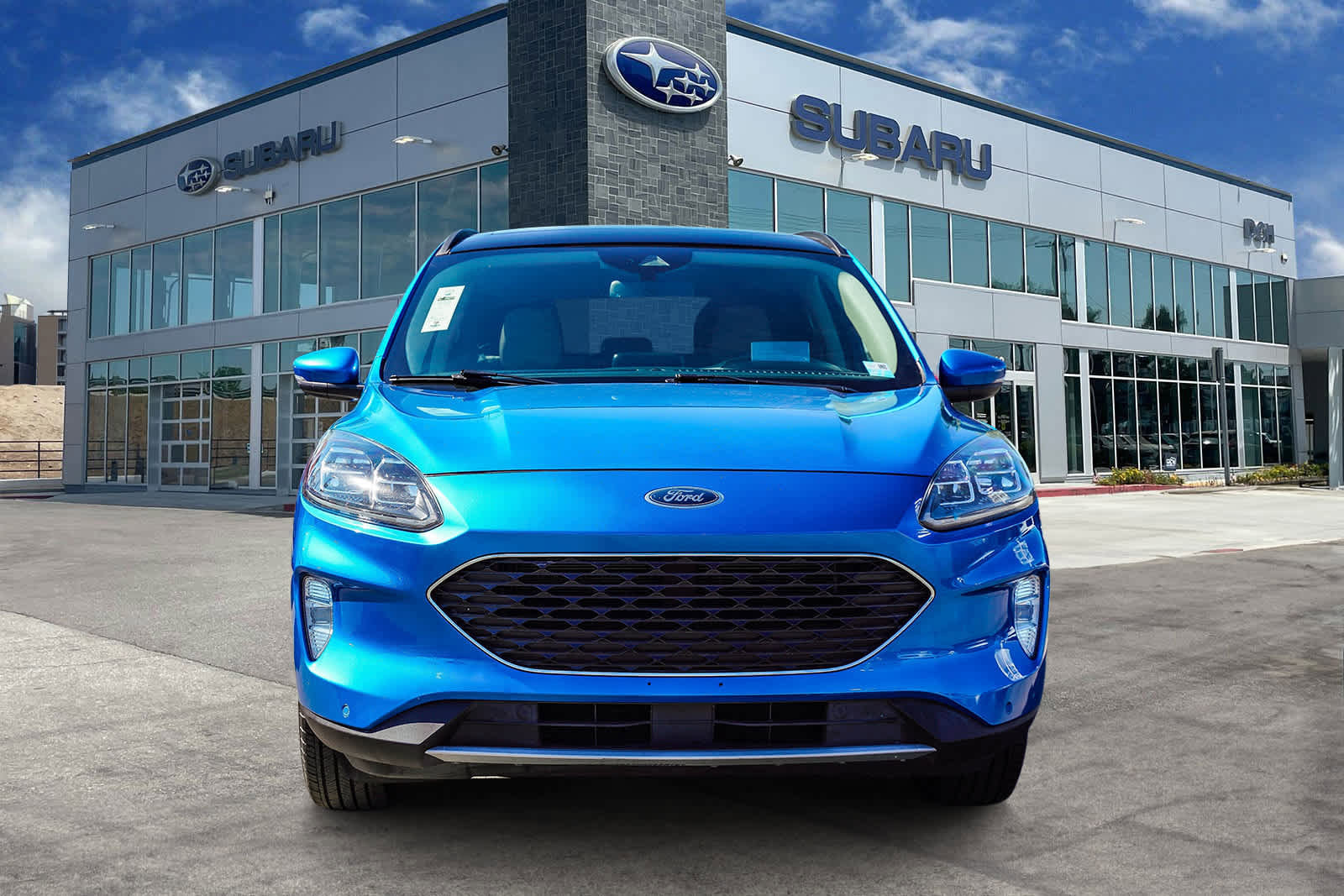 Used 2020 Ford Escape Titanium image 2