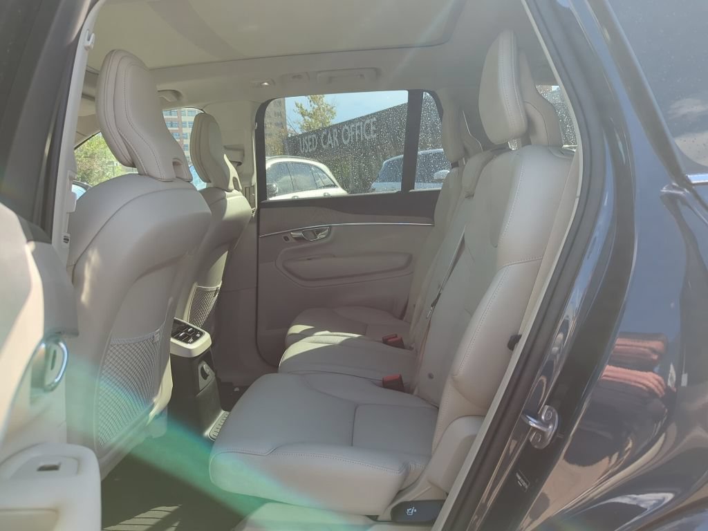 Used 2025 Volvo XC90 T8 Core w/ Protection Package Premier AWD/4WD image 9