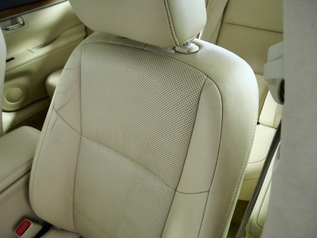Used 2013 Lexus ES 300h w/ Luxury Pkg FWD image 17
