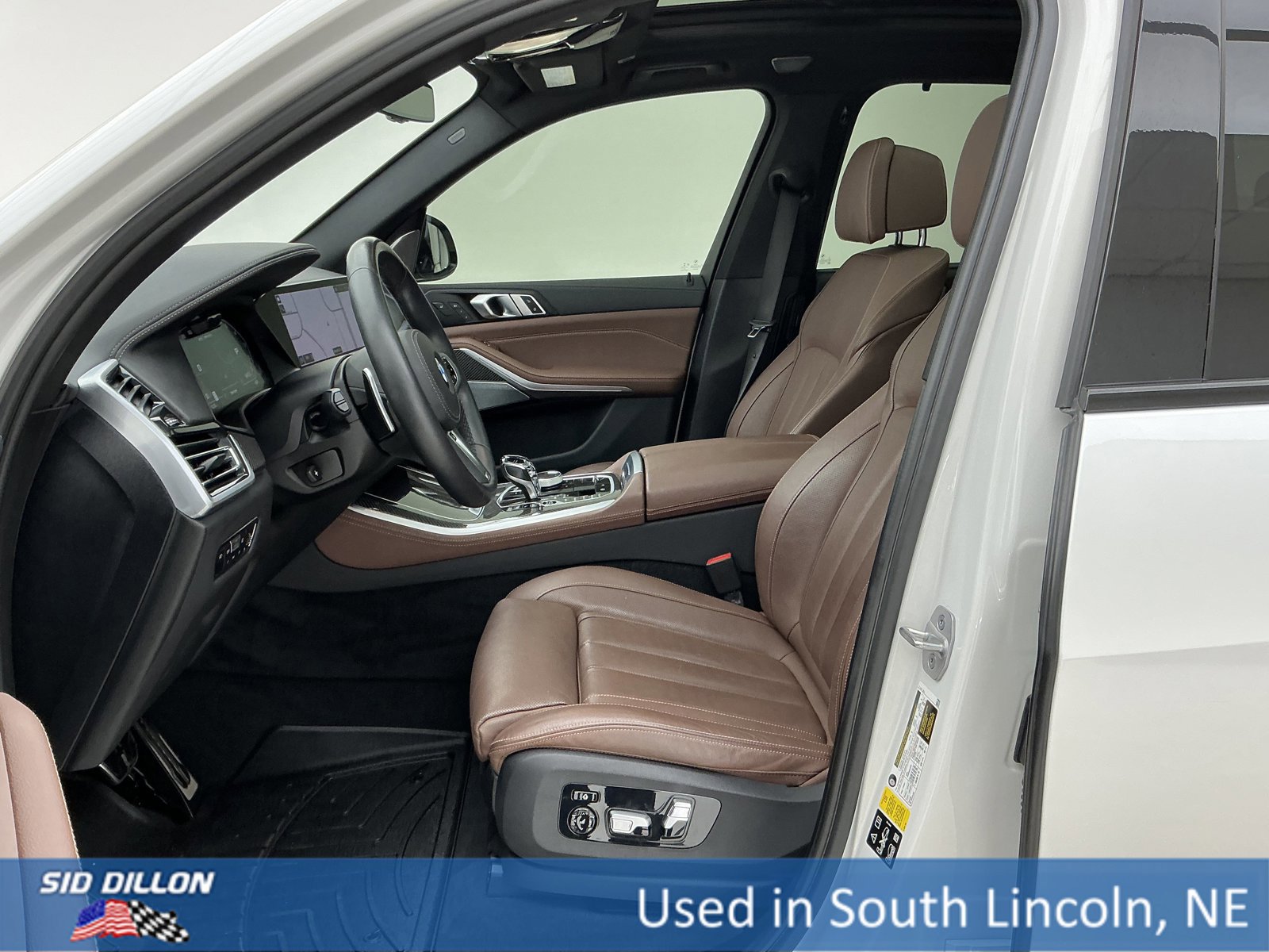 Used 2021 BMW X5 M50i w/ Executive Package image 17