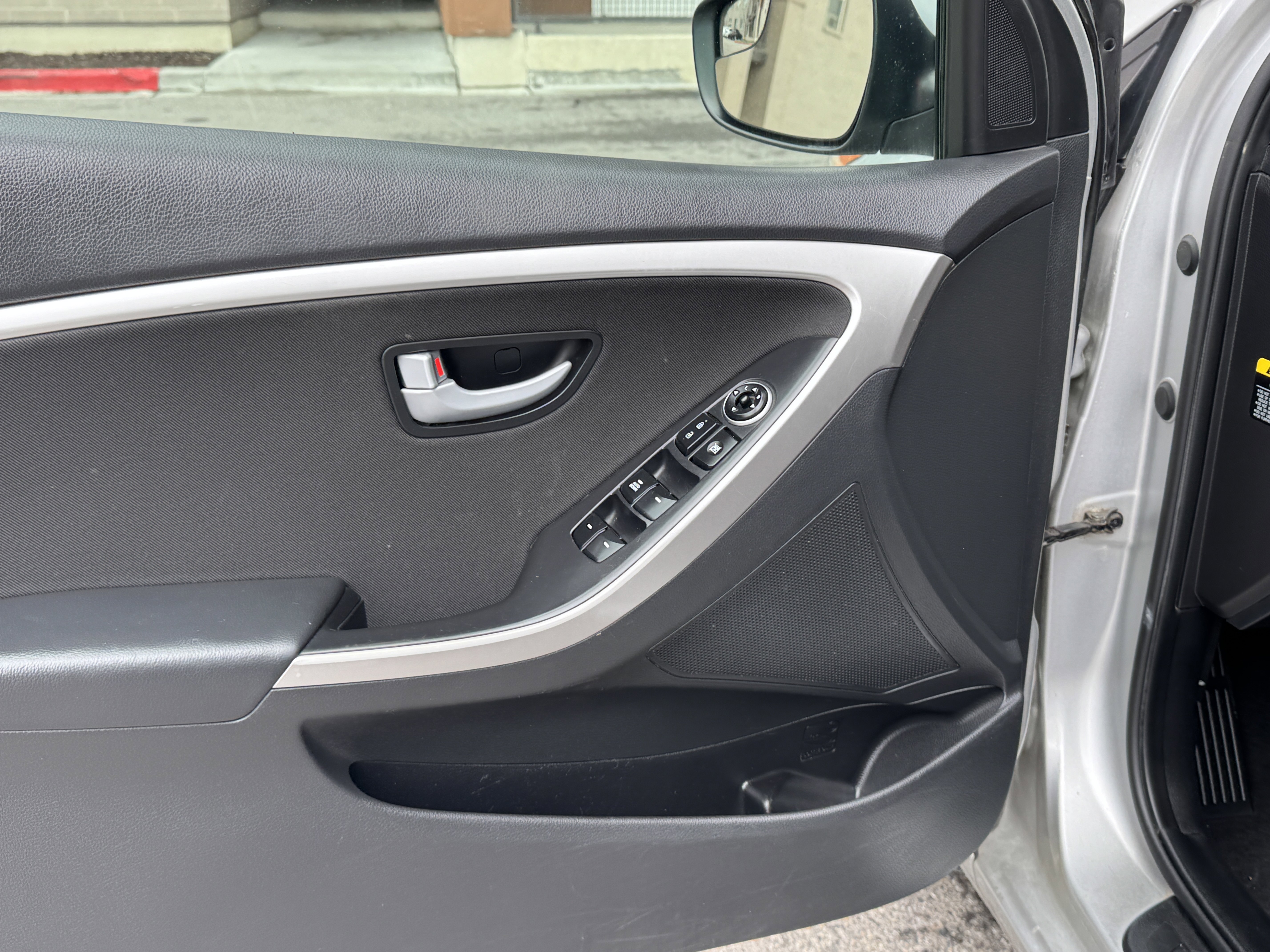 Used 2016 Hyundai Elantra GT FWD image 12