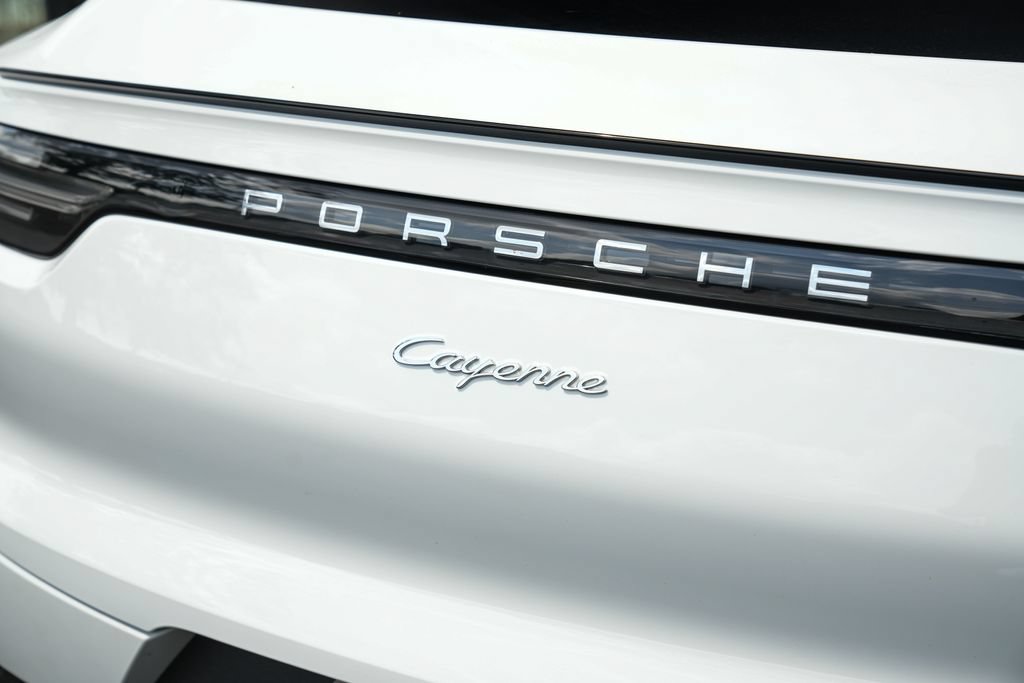 Certified 2022 Porsche Cayenne Coupe AWD/4WD image 16