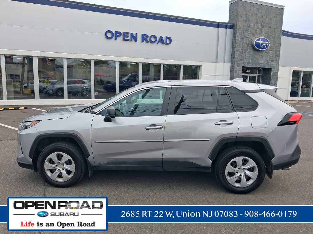 Used 2023 Toyota RAV4 LE AWD/4WD image 7