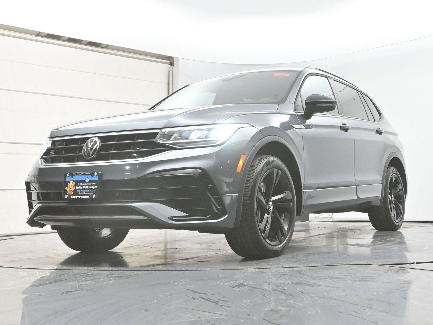 Certified 2024 Volkswagen Tiguan SE R-Line AWD/4WD image 27