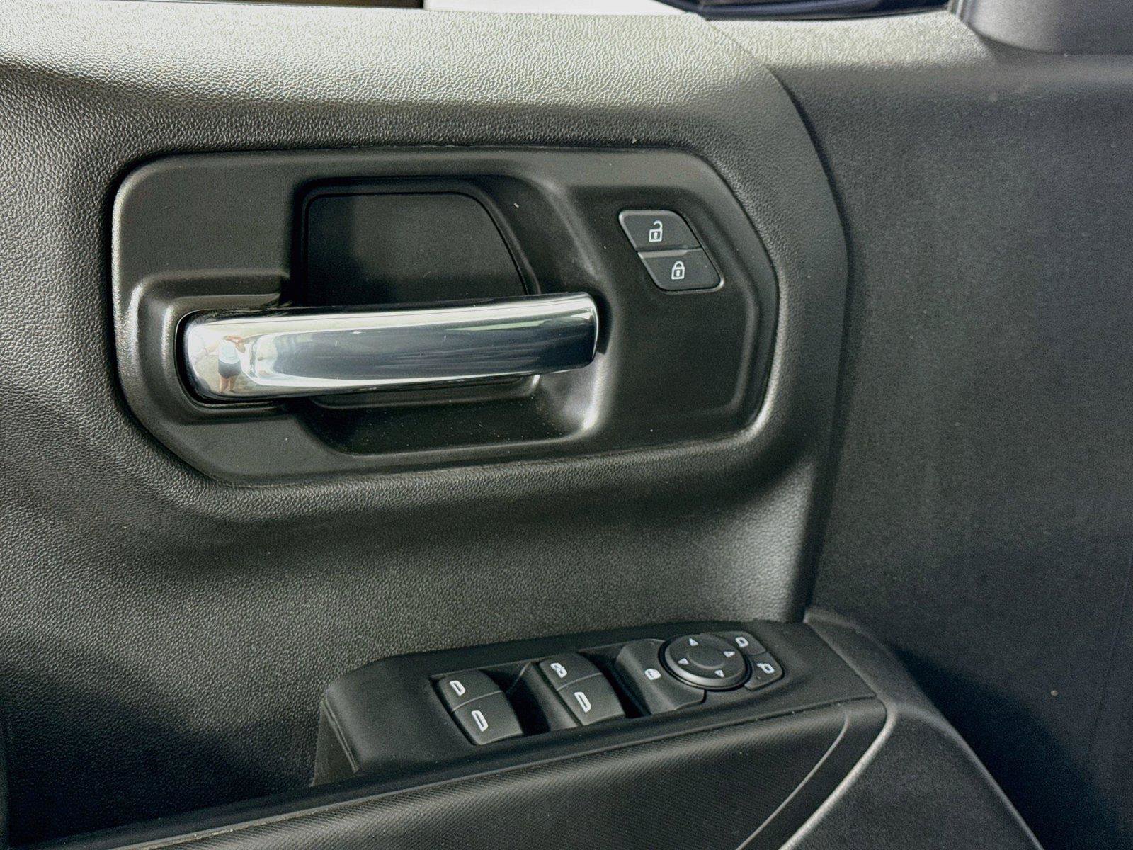 Used 2022 Chevrolet Silverado 1500 Custom w/ Safety Confidence Package AWD/4WD image 11