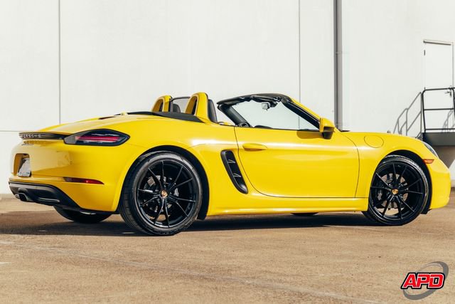 Used 2017 Porsche 718 Boxster image 3