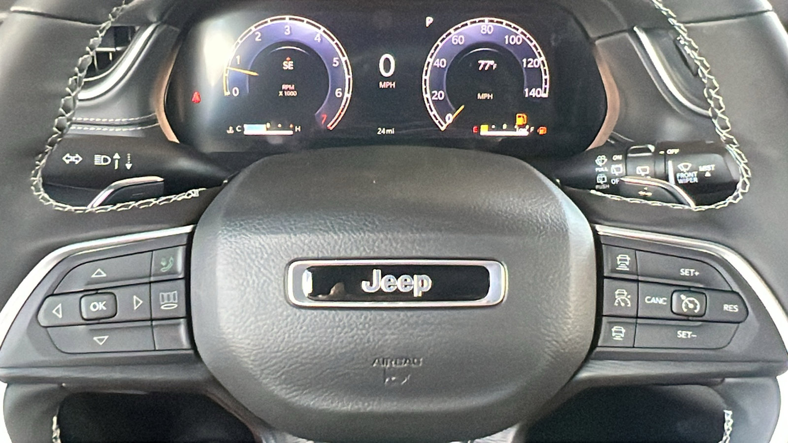 New 2025 Jeep Grand Cherokee Altitude image 28