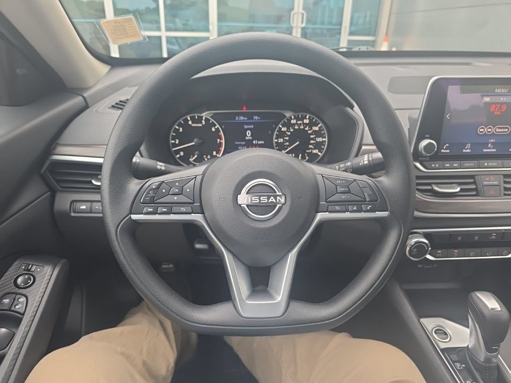 Used 2025 Nissan Altima 2.5 SV FWD image 20