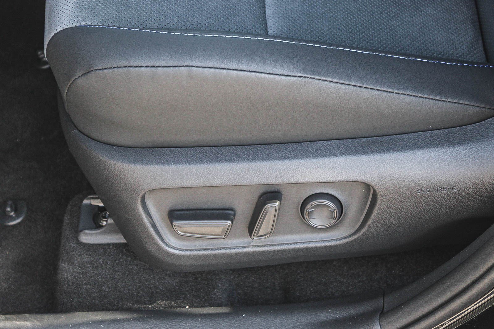 New 2026 Toyota RAV4 XSE AWD/4WD image 24