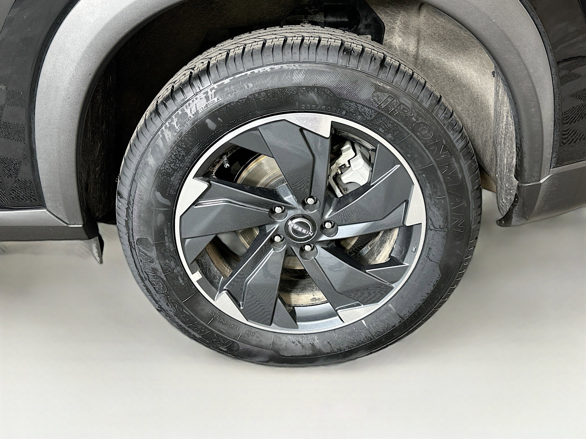 Used 2025 Nissan Rogue SV image 11