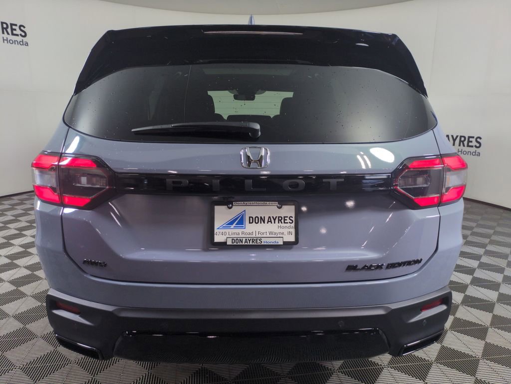 New 2026 Honda Pilot Black Edition image 4