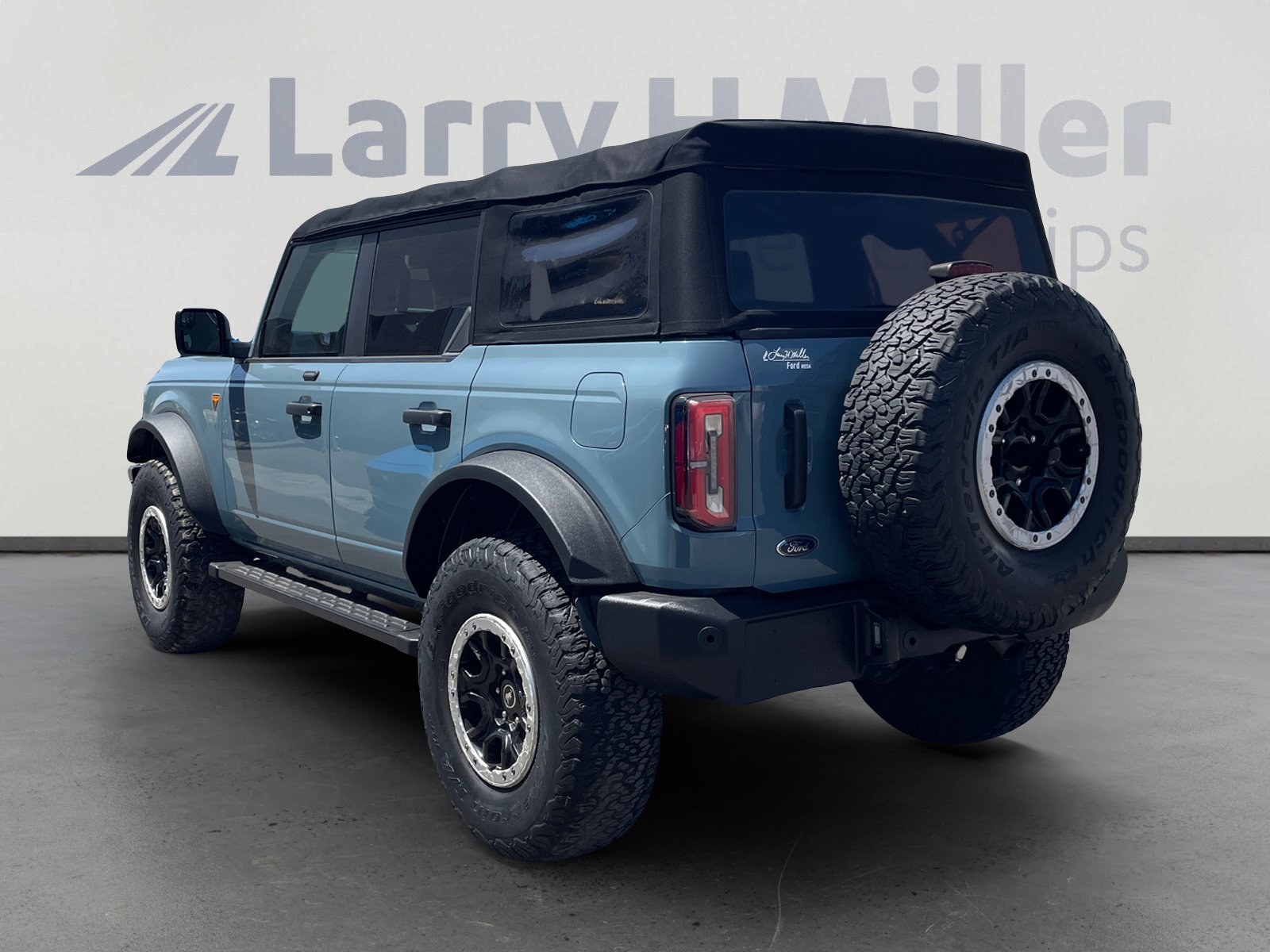 Used 2021 Ford Bronco Badlands w/ Sasquatch Package AWD/4WD image 3