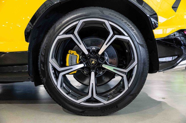 Used 2022 Lamborghini Urus image 39