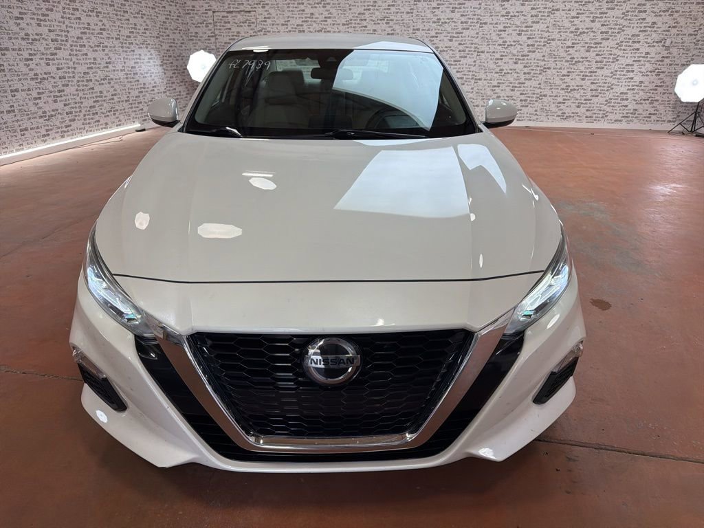 Used 2021 Nissan Altima 2.5 SV FWD image 2