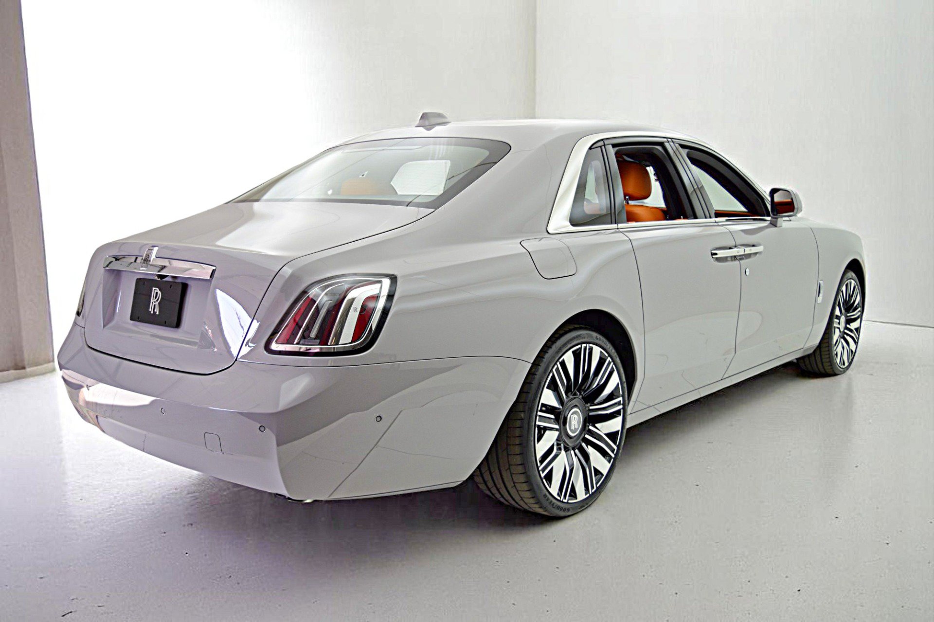 Used 2025 Rolls-Royce Ghost AWD/4WD image 12