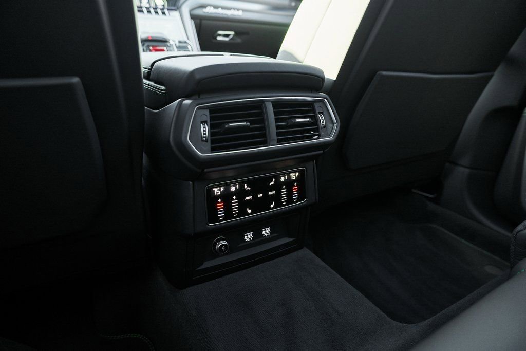 Used 2021 Lamborghini Urus image 47