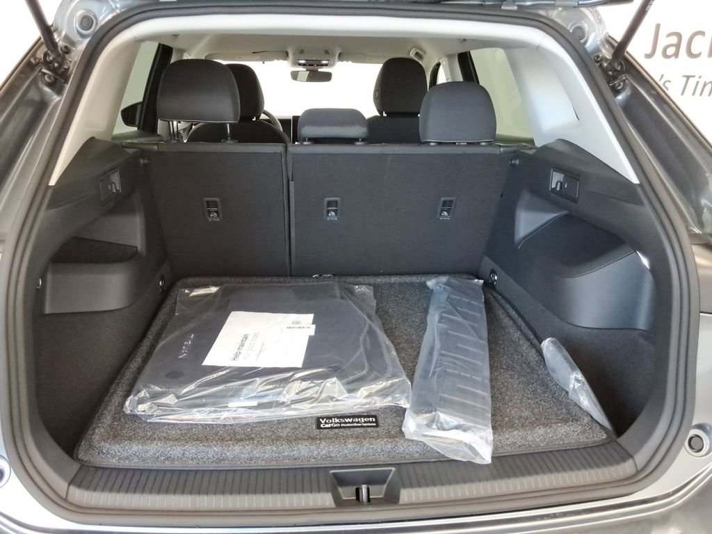 Certified 2025 Volkswagen Tiguan S FWD image 19