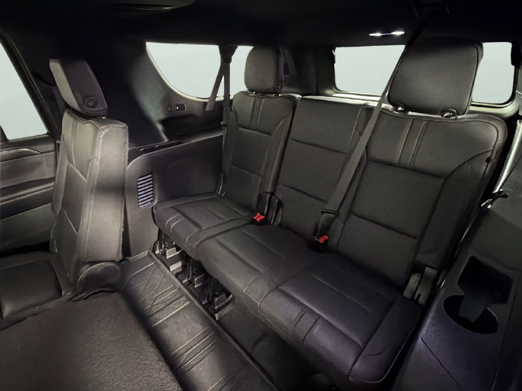 Certified 2022 Chevrolet Suburban RST w/ Sport Performance Package RWD image 30