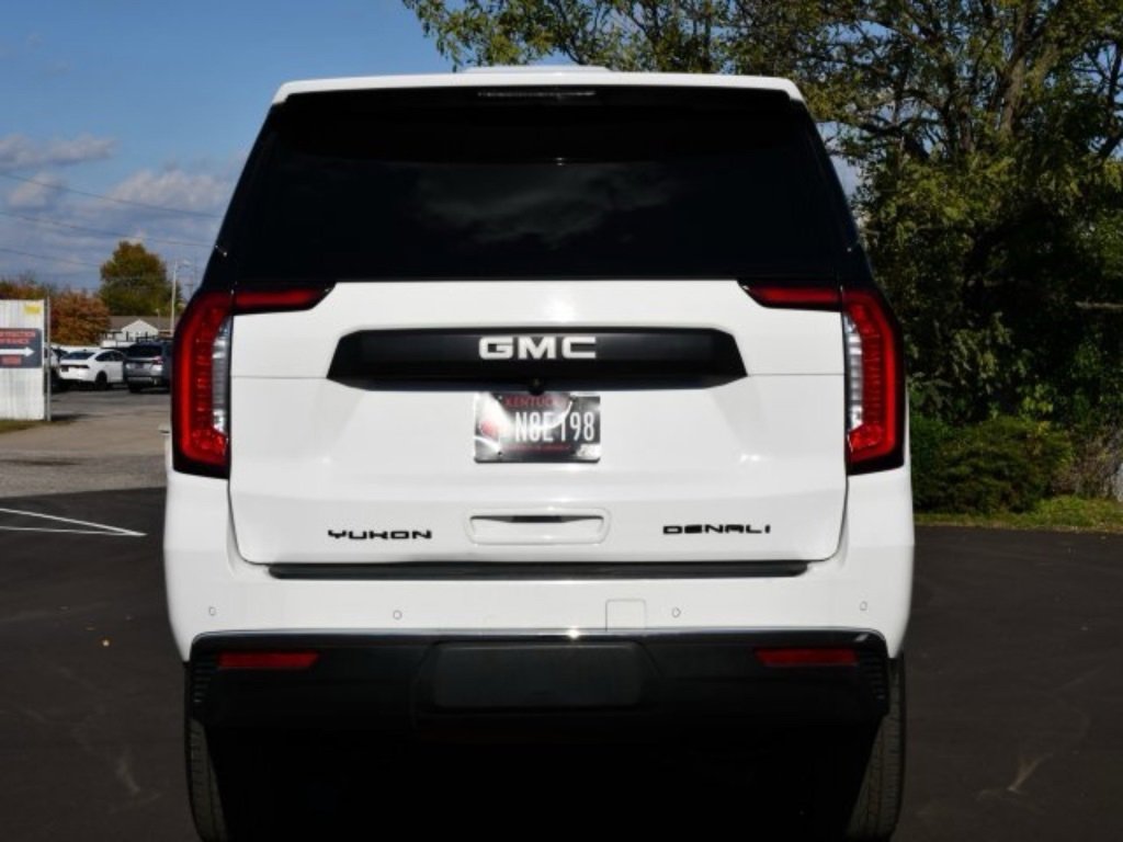 Used 2021 GMC Yukon XL SLT image 6
