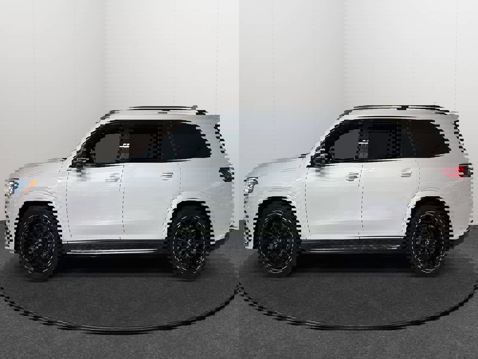 New 2026 Mercedes-Benz GLS 580 4MATIC image 3