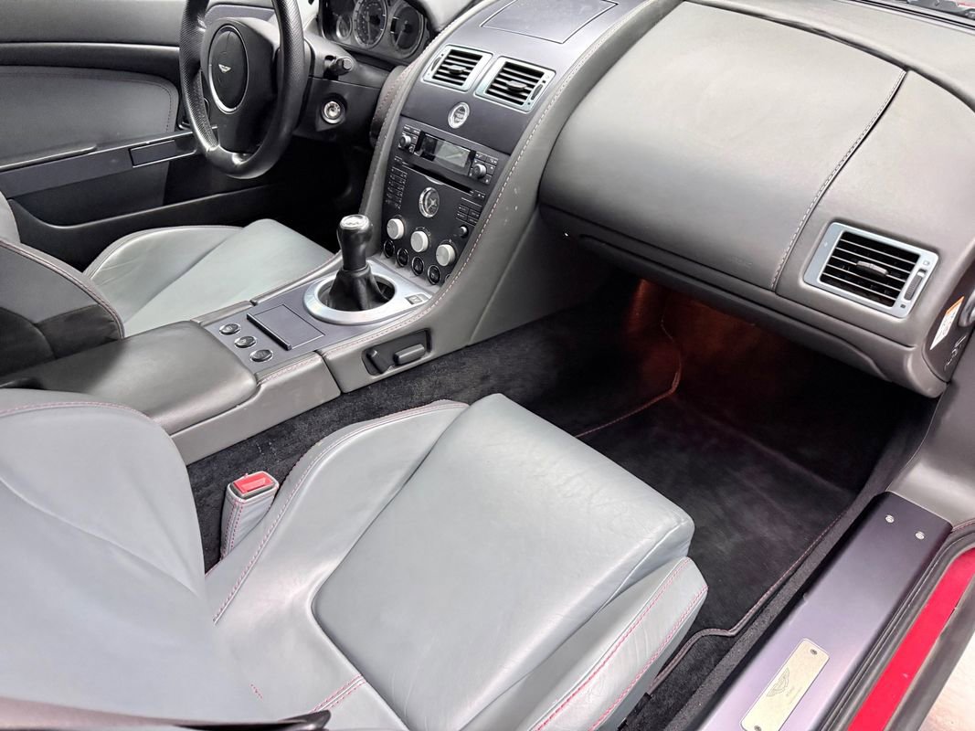 Used 2006 Aston Martin V8 Vantage Coupe RWD image 11