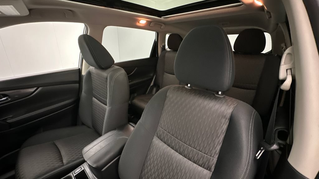 Certified 2020 Nissan Rogue SV w/ Sun & Sound Touring Package AWD/4WD image 9