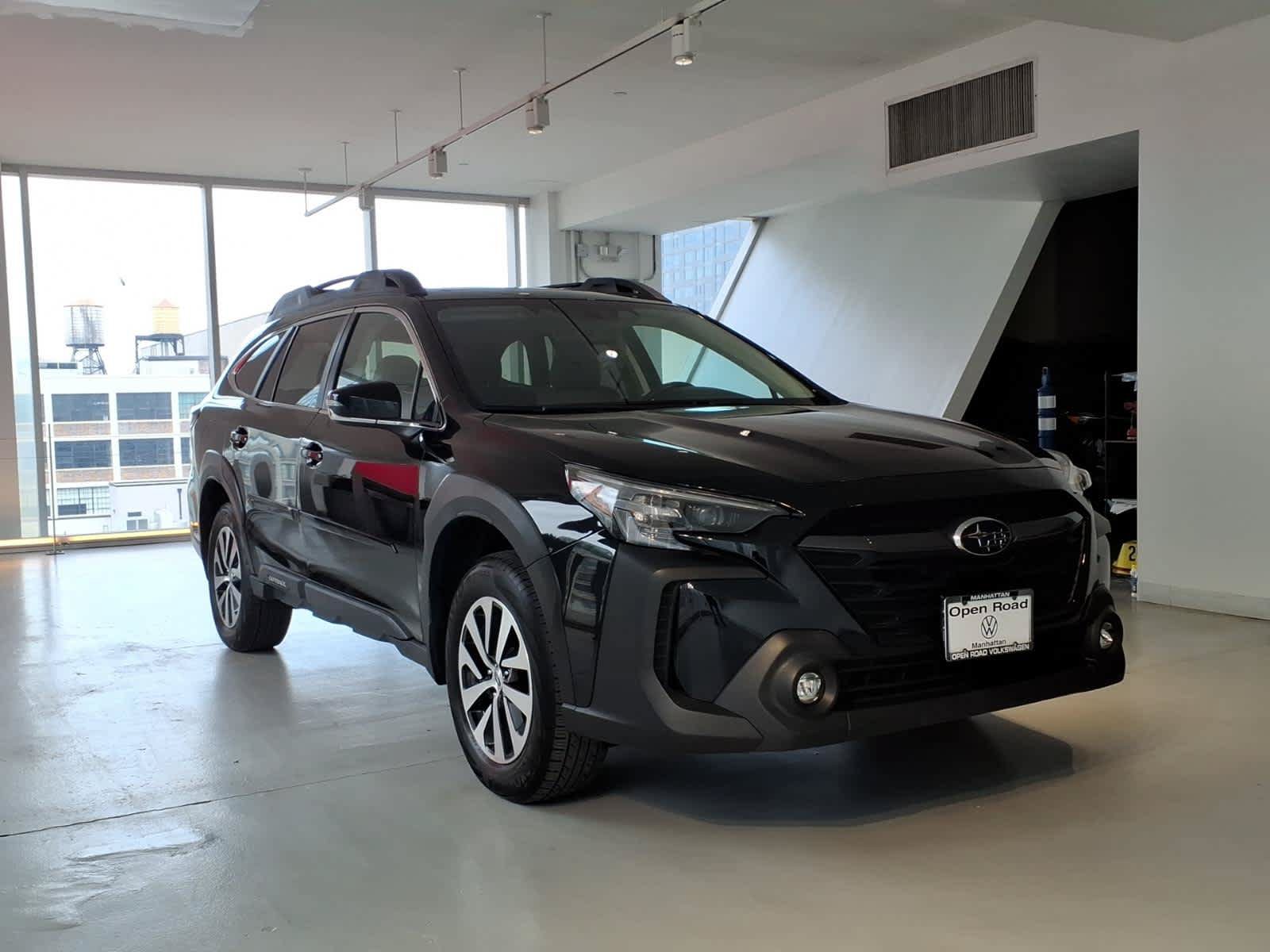 Used 2023 Subaru Outback Premium AWD/4WD image 3