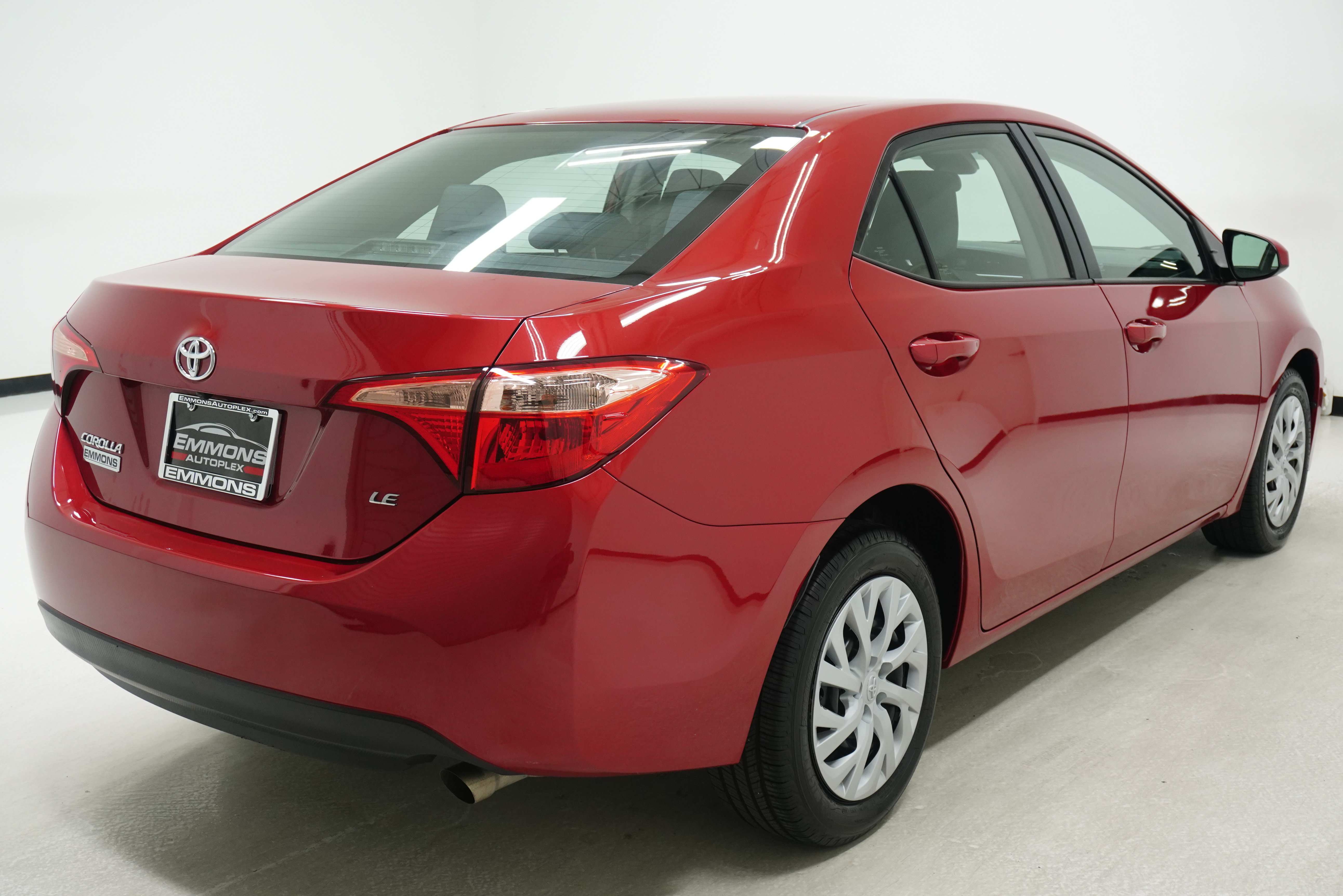 Used 2017 Toyota Corolla LE FWD image 4