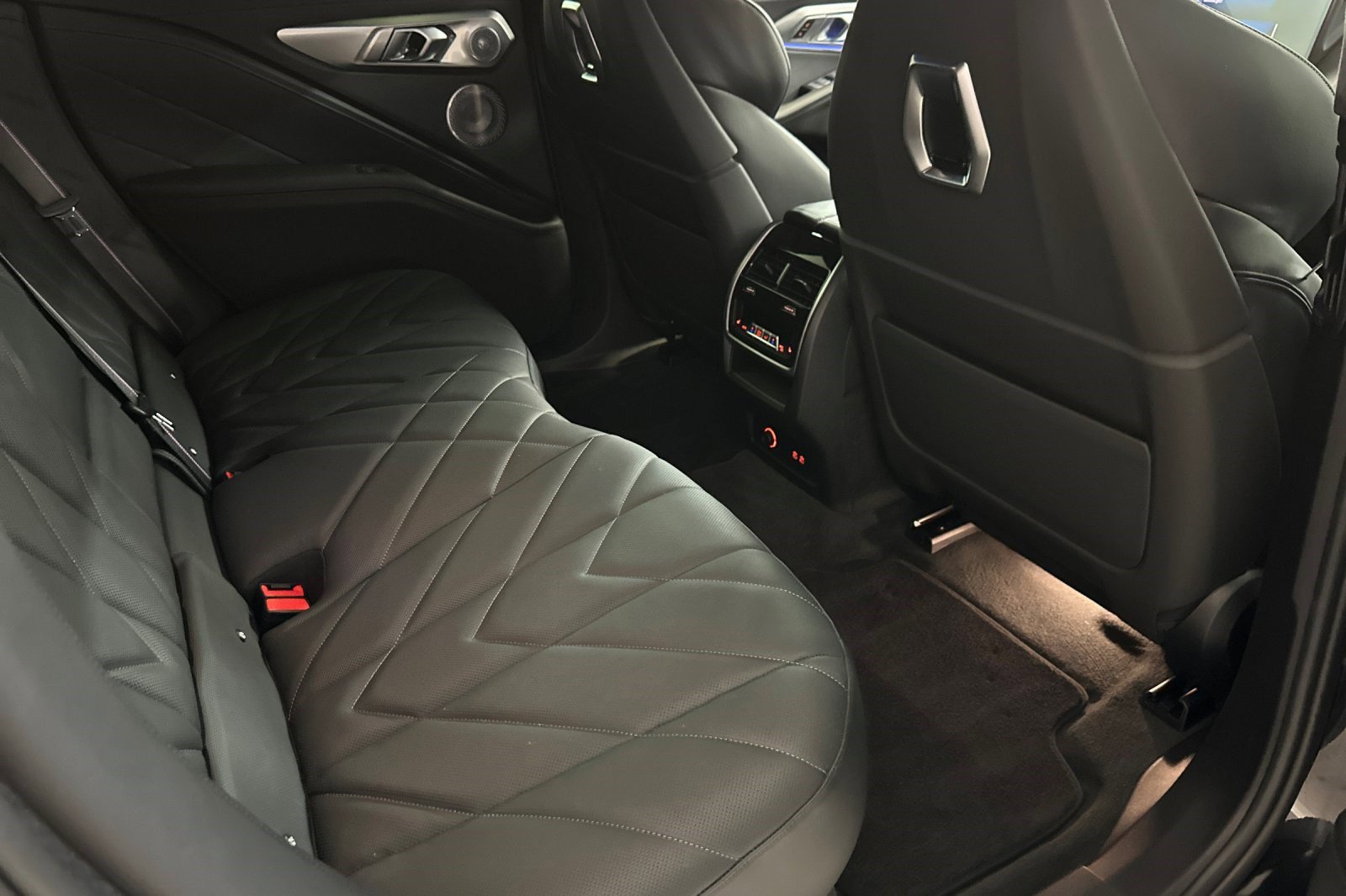 Certified 2023 BMW XM AWD/4WD image 31