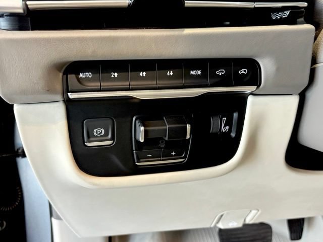 Used 2025 Cadillac Escalade Sport Platinum AWD/4WD image 19