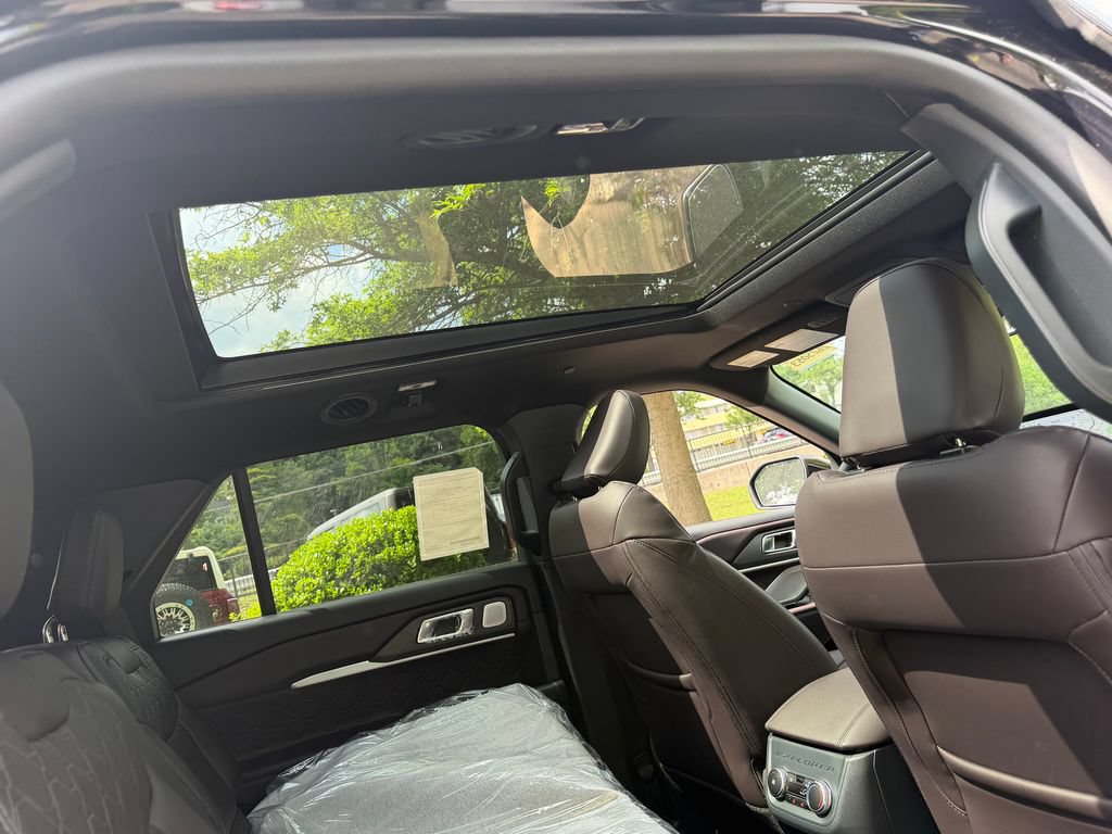 New 2026 Ford Explorer Platinum w/ LUX Leather Package AWD/4WD image 6