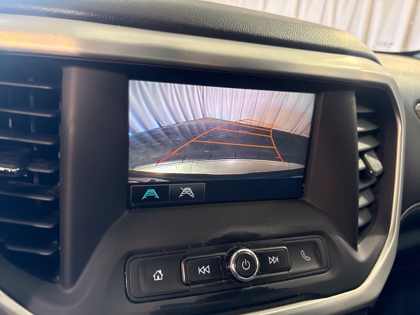 Used 2017 GMC Acadia SLE FWD image 32