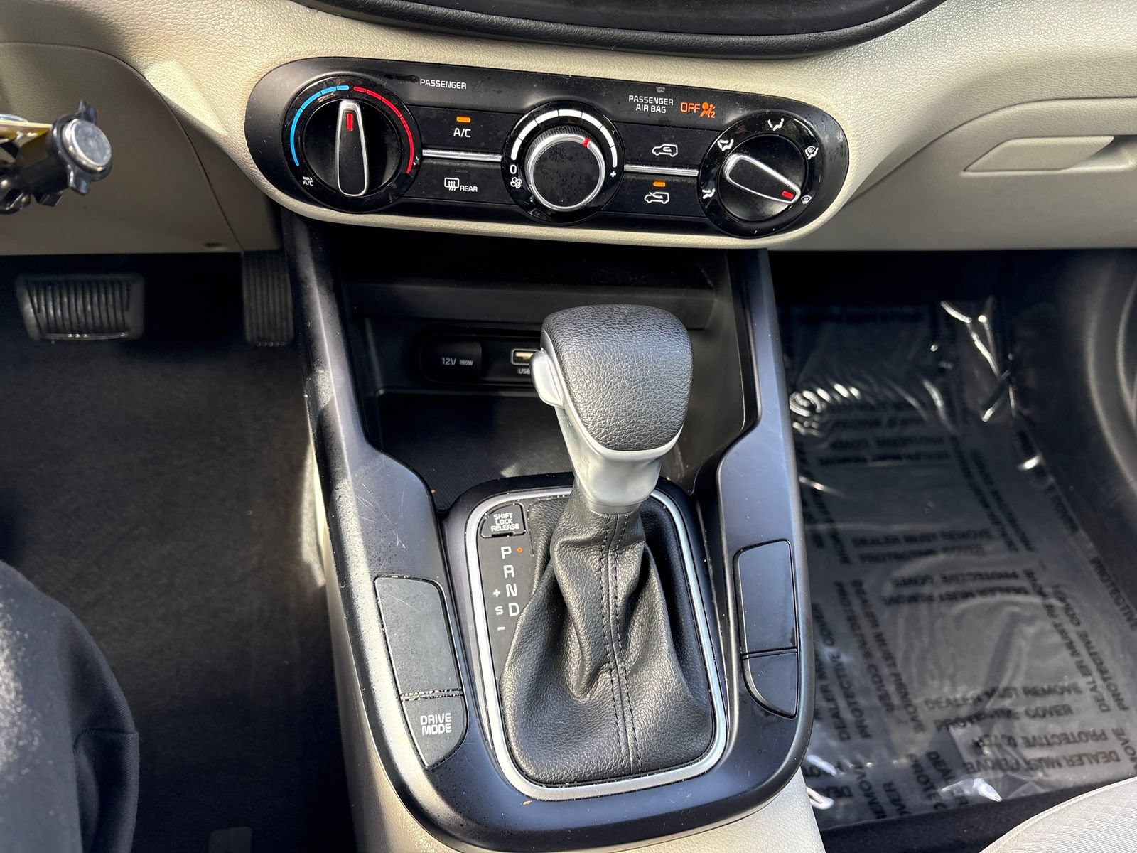 Used 2025 Kia Soul LX w/ LX Technology Package FWD image 18