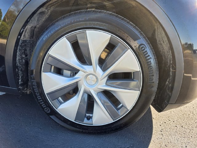 Used 2021 Tesla Model Y Long Range AWD/4WD image 5
