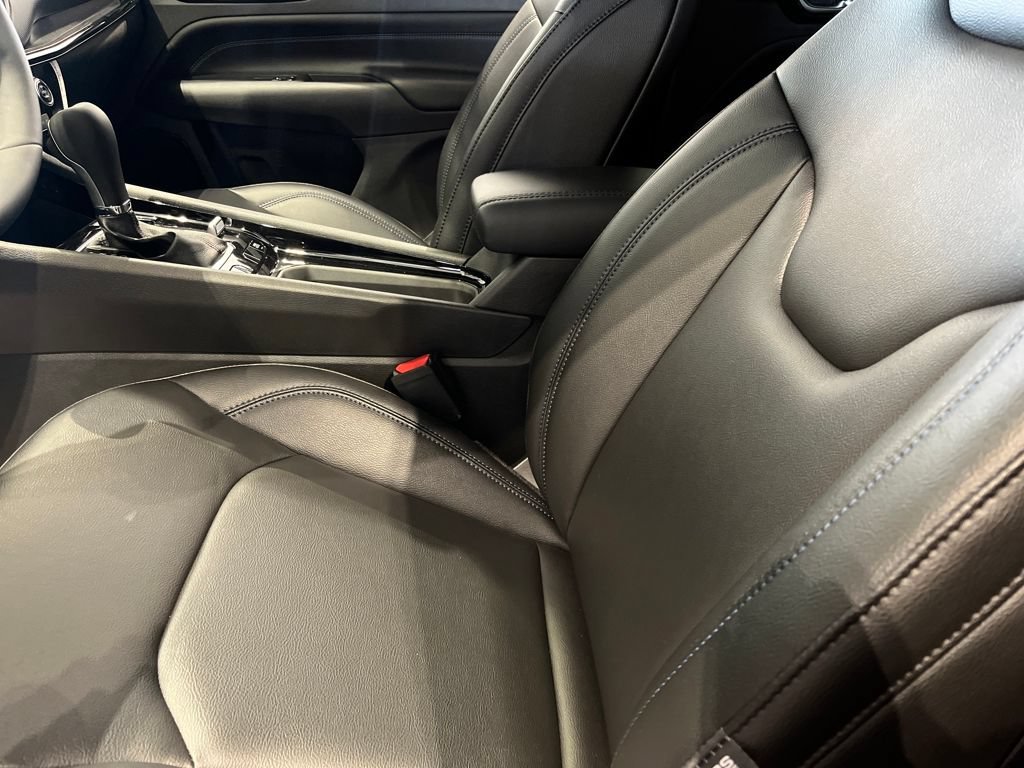 New 2026 Jeep Compass Limited AWD/4WD image 16