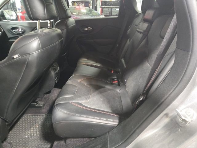 Used 2019 Jeep Cherokee Trailhawk image 12