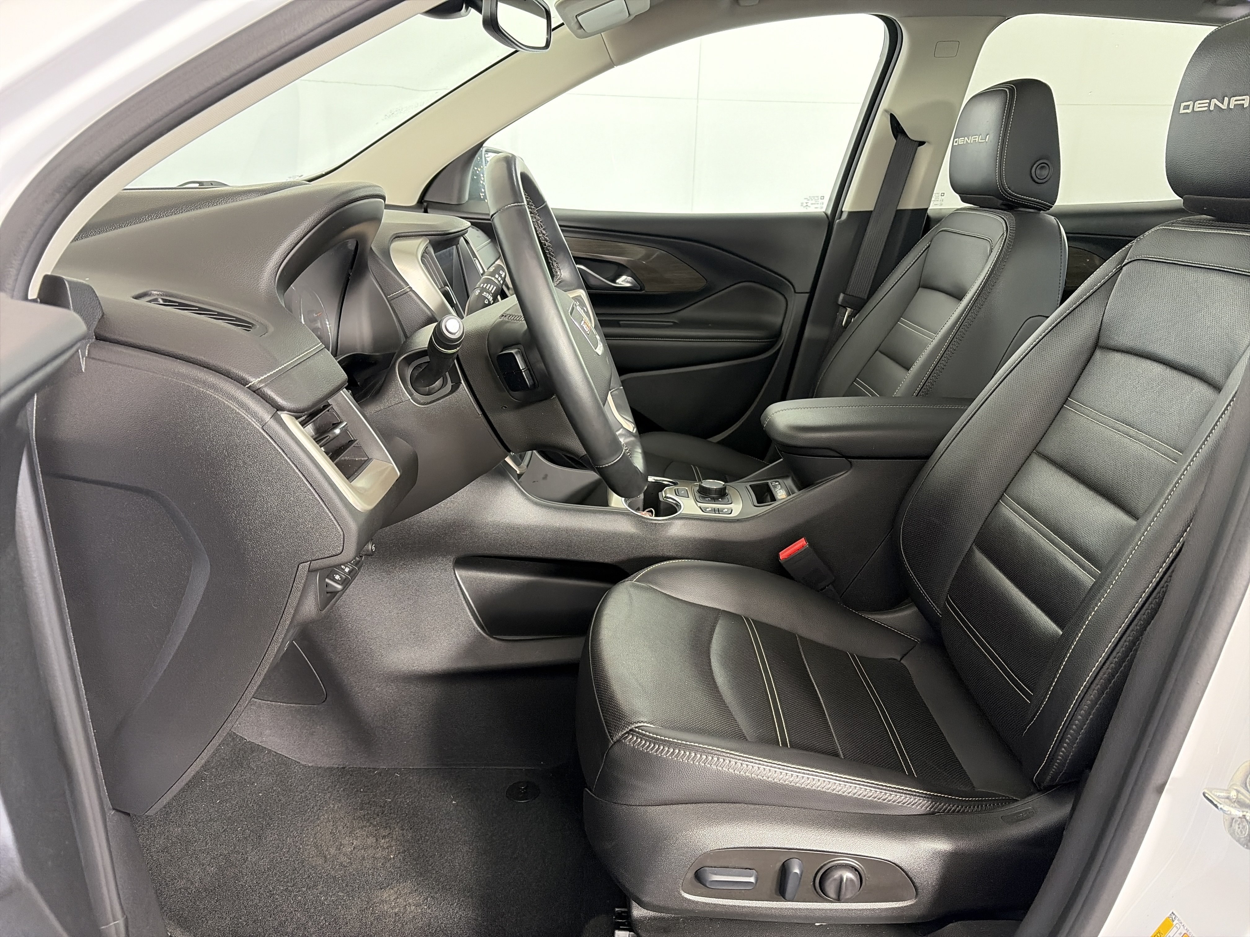 Used 2023 GMC Terrain Denali AWD/4WD image 6