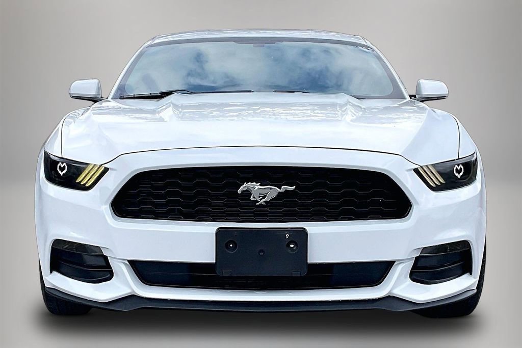 Used 2016 Ford Mustang Coupe image 3