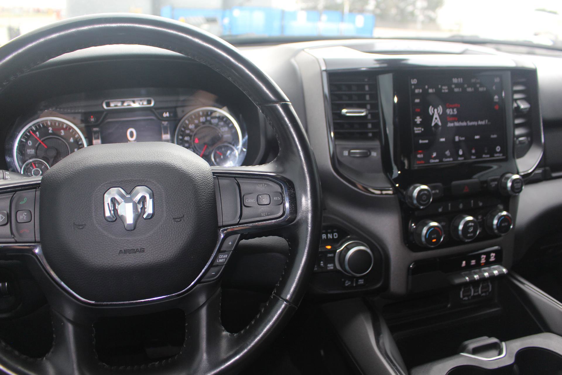 Used 2021 RAM 1500 4x4 Crew Cab image 12