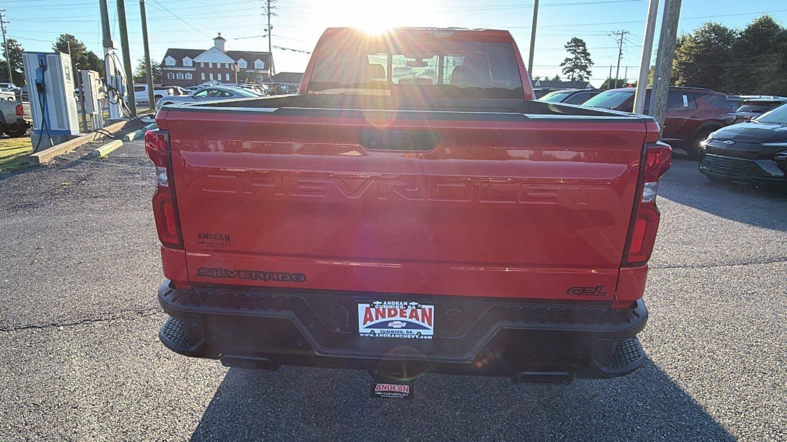 Used 2021 Chevrolet Silverado 1500 LT Trail Boss w/ Convenience Package II AWD/4WD image 10