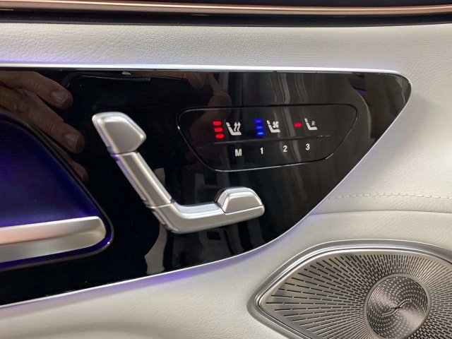 Used 2023 Mercedes-Benz EQS 450+ SUV image 21
