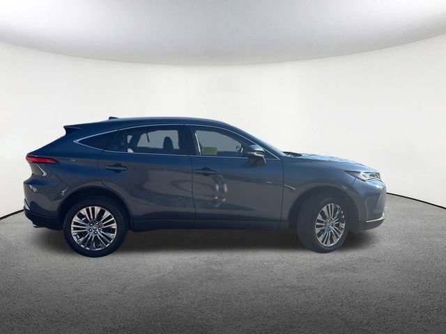 Used 2024 Toyota Venza XLE image 15