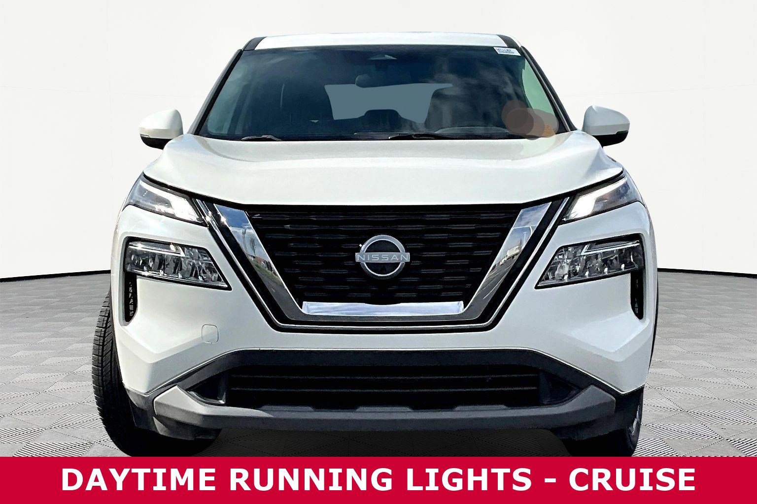 Used 2023 Nissan Rogue SV AWD/4WD image 2